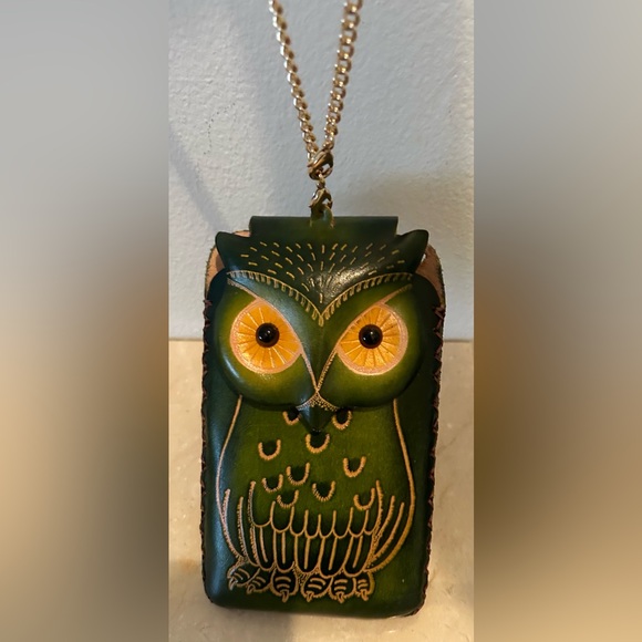 Green, leather, Owl purse. 7x4” - Picture 9 of 12